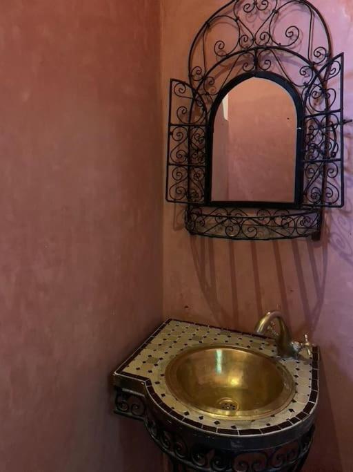 Ryad De Charme Authentique Piscine Calme Marrakesh Esterno foto